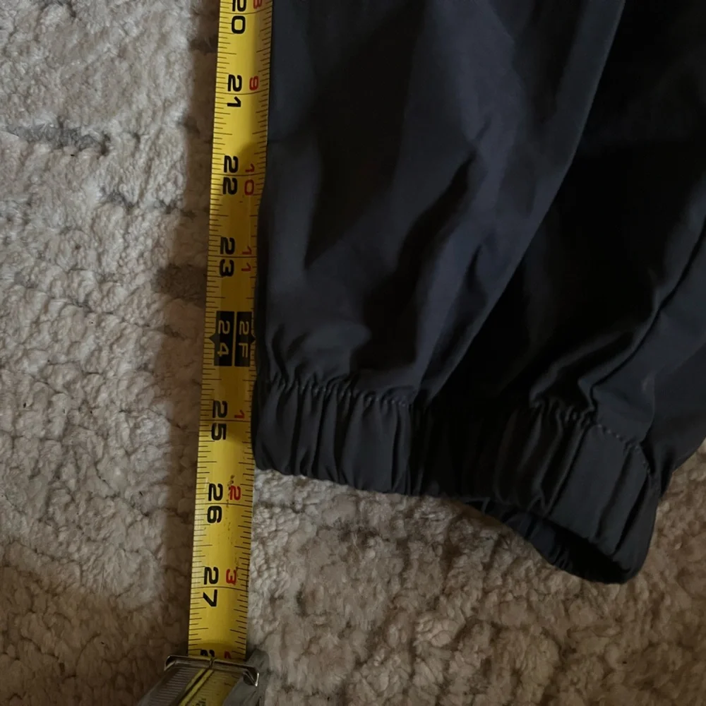 Banana Republic Charcoal Joggers - Picture 5 of 5